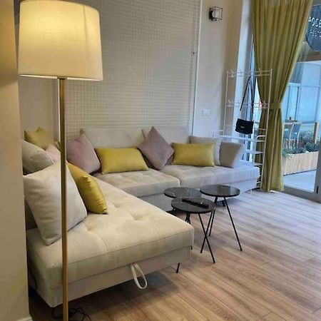Lovely Apartment In Pogradec City With A Lake View Extérieur photo
