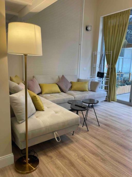 Lovely Apartment In Pogradec City With A Lake View Extérieur photo