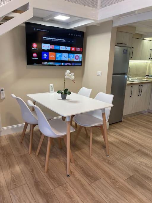 Lovely Apartment In Pogradec City With A Lake View Extérieur photo