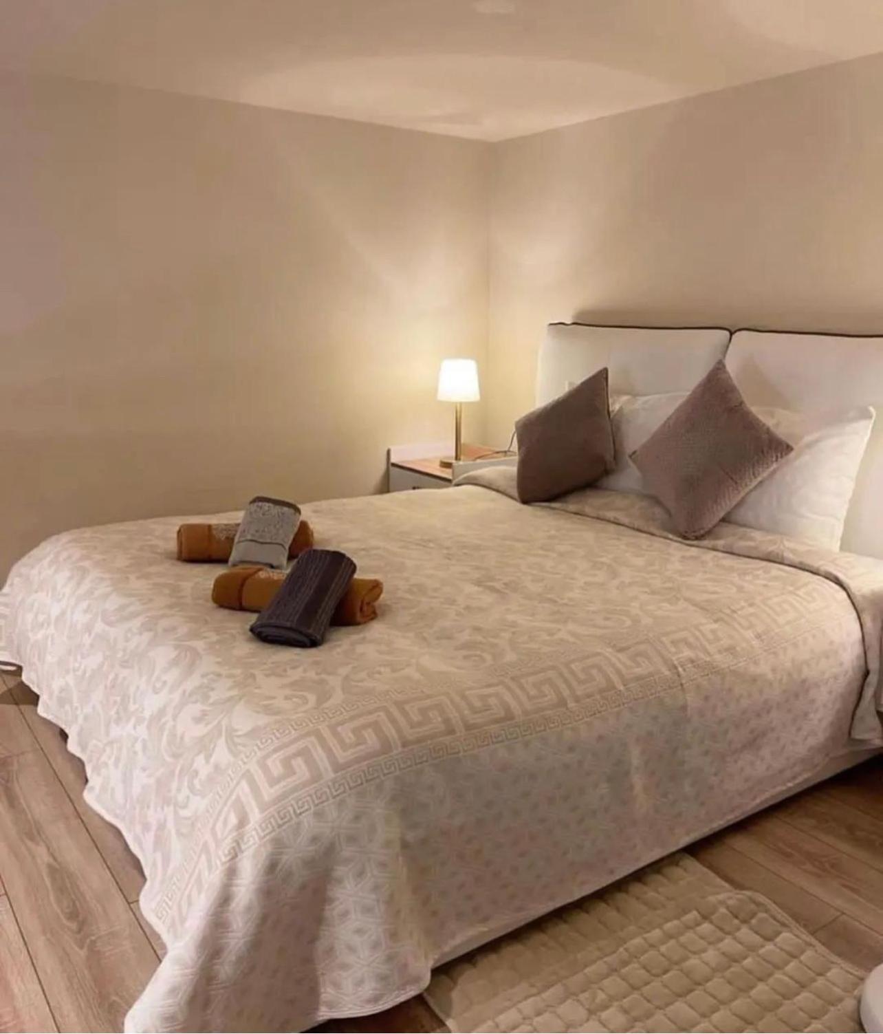 Lovely Apartment In Pogradec City With A Lake View Extérieur photo